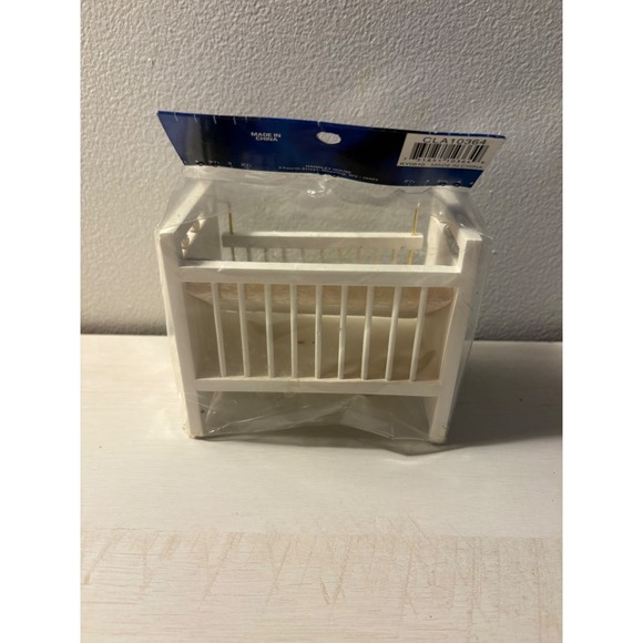 Miniature Dollhouse‎ Crib White Wood Baby Bed New in Package - Picture 2 of 2